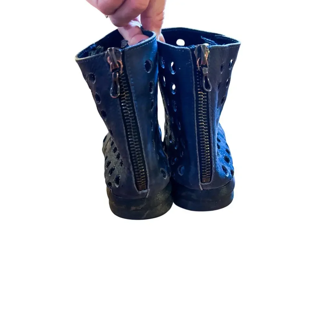 Arche Dato in Navy size 36